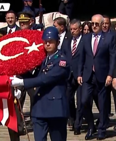 30-agustos-zaferinin-103-yili-devlet-erkani-anitkabirde-mj81
