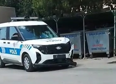 GEMLİK'TE KOVALAMACADA POLİS ARACINA ÇARPTI