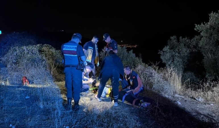 BURSA'DA ŞARAMPOLE YUVARLANAN MOTOSİKLETİN SÜRÜCÜSÜ YARALANDI