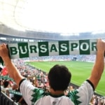 OSMANGAZİ BELEDİYESİ'NDEN BURSASPOR'A TARAFTAR DESTEĞİ HİÇ MAÇA GİTMEMİŞ ÇOCUKLARA BAŞKAN ERKAN AYDIN'DAN BÜYÜK SÜRPRİZ
