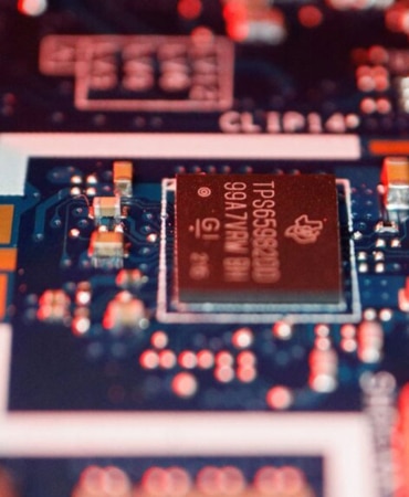 abdde-hukumet-intelden-sonra-baska-sirketlerde-de-hisse-almayi-planliyor-ioun