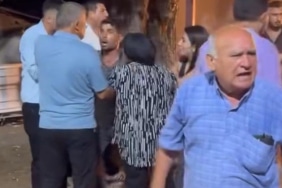 adanada-dugunde-silahli-kavga-damadin-anneannesi-pompali-tufekle-olduruldu-pq9q (1)