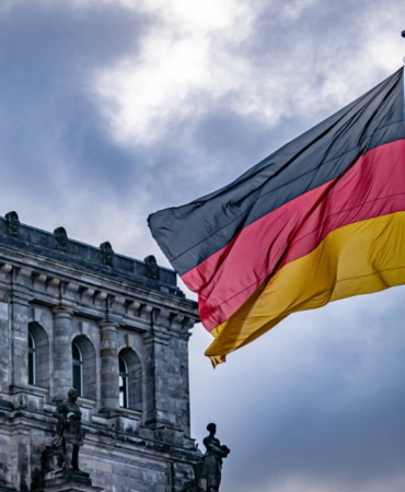 almanyadan-vatandaslarina-uyari-irani-terk-edin-z6cg