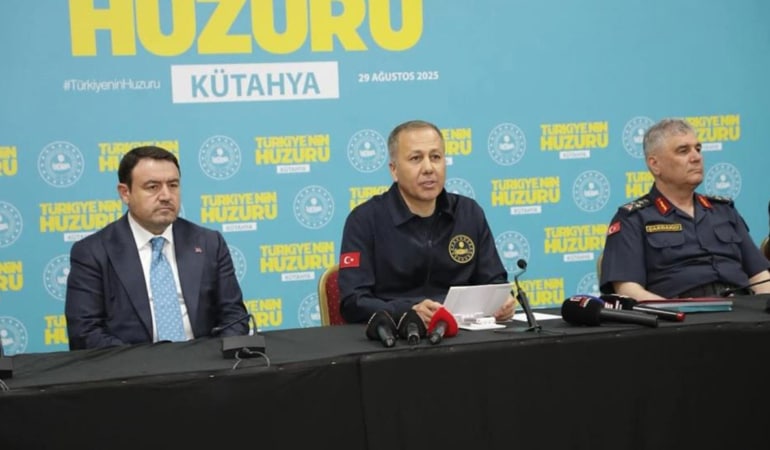 bakan-yerlikaya-geri-donus-yapan-suriyeli-sayisini-acikladi-q7tg (1)