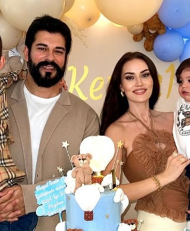 burak-ozcivit-ve-fahriye-evcenden-aile-pozu-yolun-hep-acik-olsun-oglum-erj3