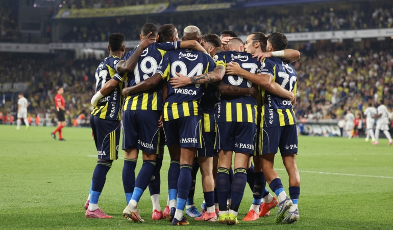 fenerbahce-benfica-maci-kamp-kadrosunu-acikladi-ylc0