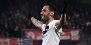 hakan-calhanoglunun-interdeki-yeri-tehlikede-21-yasindaki-susic-resital-verdi-f9xx