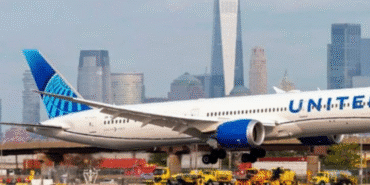 1843808-havada-yangin-panigi-ucak-acil-inis-yapmak-zorunda-kaldi-68c437ae61ecd