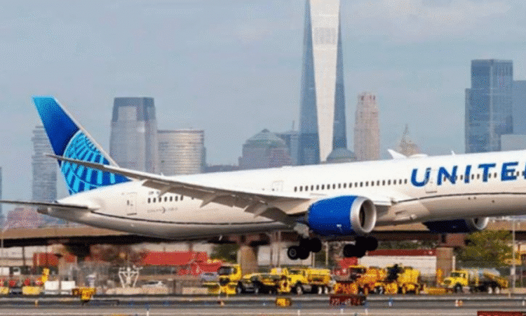 1843808-havada-yangin-panigi-ucak-acil-inis-yapmak-zorunda-kaldi-68c437ae61ecd