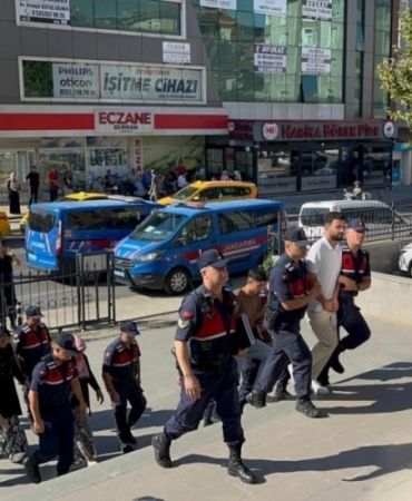 1844845-evlat-dehseti-babasini-oldurdu-68c972e7a4aa3