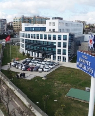 1845462-bursa-nin-yeni-emniyet-muduru-goreve-basladi-68cc053af05f8