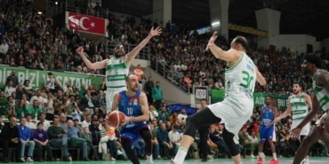 TÜRKİYE SİGORTA BASKETBOL SÜPER LİGİ: BURSASPOR: 73 - A. EFES: 83