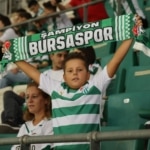 BÜYÜKŞEHİR İLE GENÇLERE BURSASPOR SEVGİSİ AŞILANIYOR
