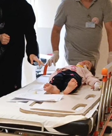 BURSA'DA BALKONDAN DÜŞEN 2 YAŞINDAKİ ÇOCUK YARALANDI