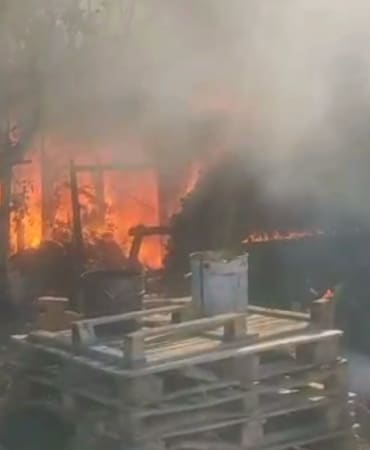 BURSA'DA BAĞ EVİ ALEV ALEV YANDI