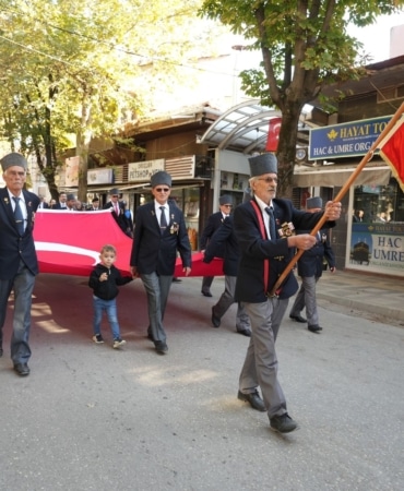 YENİŞEHİR'DE GAZİLER GÜNÜ COŞKUYLA KUTLANDI