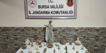 BURSA'DA TARİHİ ESER OPERASYONU: ROMA VE BİZANS OBJELERİ ELE GEÇİRİLDİ