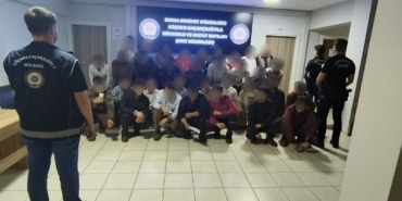 BURSA'DA RUHSATSIZ İŞ YERİNDE 33 YABANCI UYRUKLU YAKALANDI