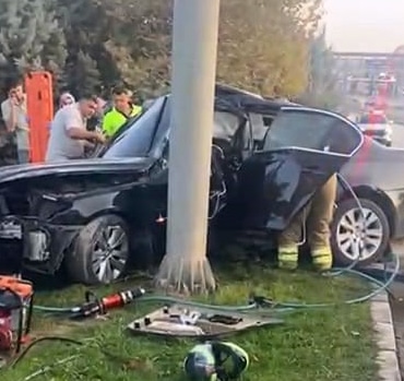 Direge-carpan-aracin-surucusu-agir-yaralandi_05-1