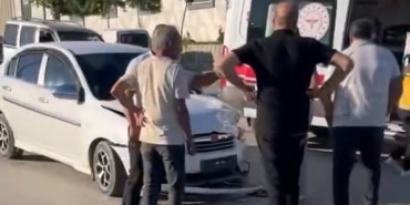 2 OTOMOBİL KAFA KAFAYA ÇARPIŞTI: 4 YARALI