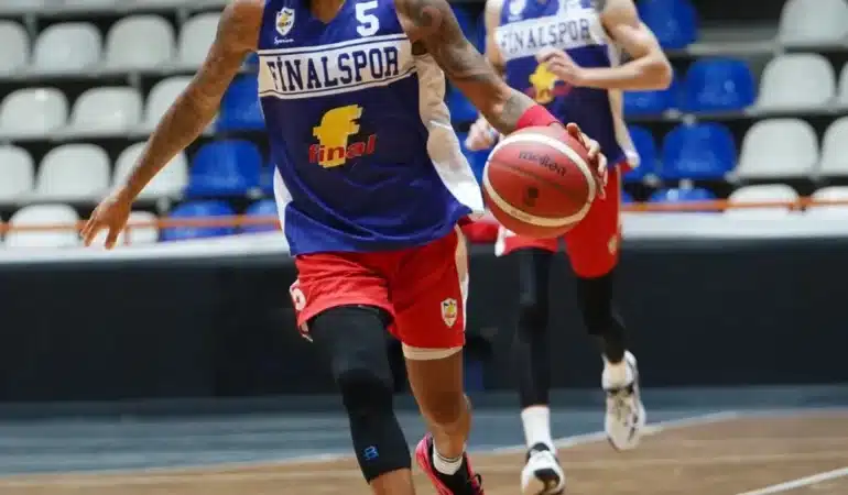 Maçtan öne çıkan kareler 📸#WeAreFinal ⚡#Finalspor#Bursa