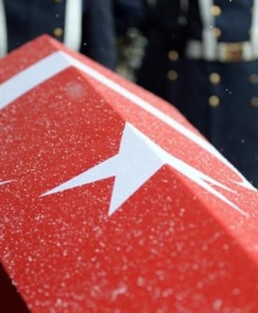 agri-da-askeri-arac-sarampole-devrildi-2-sehit-15580777_7779_amp