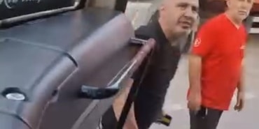 bursada-otobus-soforu-ile-surucu-arasinda-ters-yon-tartismasi