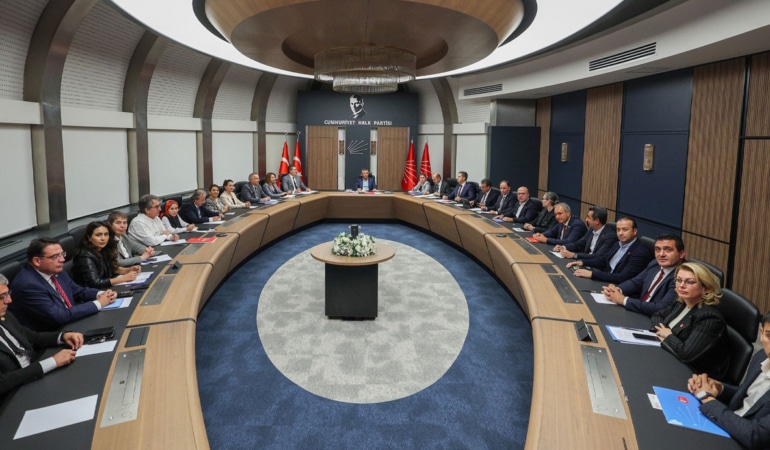 chp-myk-olaganustu-toplantisi-sona-erdi-fmxq