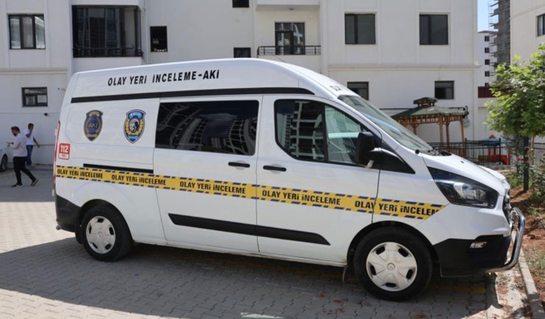 elazigda-yasak-iliski-cinayeti-esini-evde-baska-erkekle-goren-baskomiser-kursun-yagdirdi-qvyg