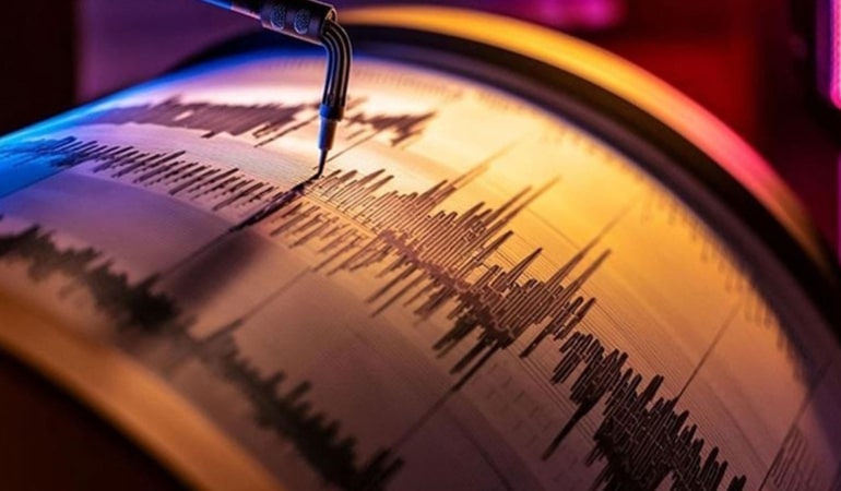 endonezyada-61-buyuklugunde-deprem-tx4k