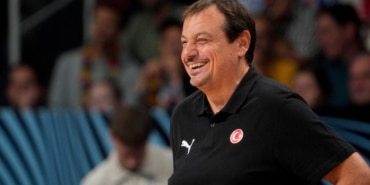 ergin-ataman-yunanistani-yenip-finale-cikmak-yetmez-burada-sampiyon-olacagiz-fzbb