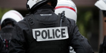 fransada-bicakli-saldirgan-dehset-sacti-h99z