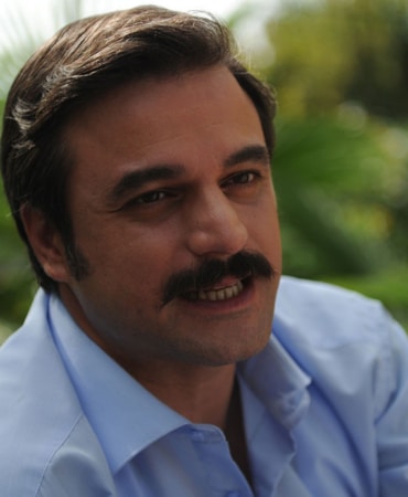 iddia-intihara-tesebbus-eden-unlu-oyuncu-ufuk-ozkan-hastaneye-kaldirildi-rnyq