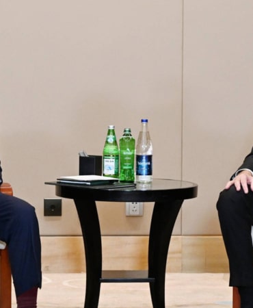son-dakika-azerbaycan-cumhurbaskani-aliyev-pakistan-basbakani-serif-ile-bir-araya-geldi-zfgl