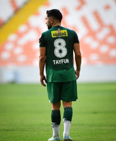 🐊 Tayfun Aydoğan, Bursaspor formasıyla toplamda 7 maça çıktı ve performansıyla takdir topladı.⚽
