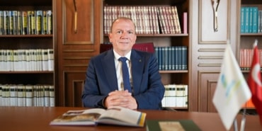 BURSA TİCARET BORSASI'NDAN ZORUNLU EĞİTİMDE YENİ DÜZENLEMEYE DESTEK ÖZER MATLI: "ZORUNLU EĞİTİM SÜRESİNİN KISALTILMASI, MESLEKİ EĞİTİMİN ÖNÜNÜ AÇACAKTIR"