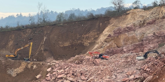 orduda-75-yasindaki-isci-6-gundur-gocuk-altinda-arama-calismalari-yeniden-basladi-7trj