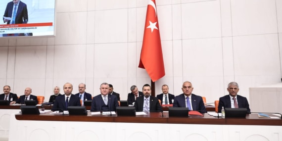 Bakan Ersoy: 2025 yıl sonu hedefimiz olan 64 milyar doları yak