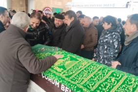 Gazeteci Cüneyt Özdemir'in annesi Çorum'da toprağa verildi