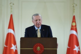 Cumhurbaşkanı Erdoğan, şehit aileleriyle iftar programında bir araya geldi