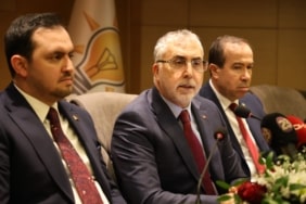 BAKAN IŞIKHAN: "GENÇ VE KADIN İŞSİZLİK ORANI 13 YILIN EN DÜŞÜK SEVİYESİNE İNMİŞTİR" "GECE GÜNDÜZ ÇALIŞARAK ŞEHİRLERİMİZİ YENİDEN İNŞA ETTİK" "ASRIN FELAKETİNİ ASRIN DAYANIŞMASINA DÖNÜŞTÜRDÜK" "2025 YILININ SON ÇEYREĞİNDE 58 BİN KİŞİ AZALMIŞ" "İSTİHDAMIMIZ 136 BİN KİŞİ ARTARAK 32 MİLYON 686 BİNE ULAŞMIŞTIR"