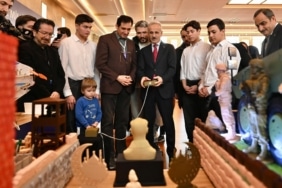 BAKAN URALOĞLU: "ÇOCUKLARIMIZ DİJİTAL PLATFORMLARDA OLMASI GEREKTİĞİ KADAR OLACAKLAR" "BELLİ KULLANICI SAYISININ ÜZERİNDE OLAN OYUN PLATFORMLARINA DA MUTLAKA TEMSİLCİ ATATACAĞIZ"