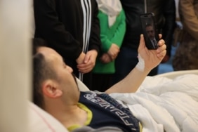 Bakan Çiftçi'den, operasyonda yaralanan özel harekat polisine