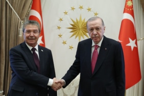 Cumhurbaşkanı Erdoğan, KKTC Başbakanı Üstel ile bir araya