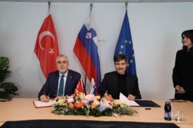 TÜRKİYE İLE SLOVENYA ARASINDA SOSYAL GÜVENLİK ANLAŞMASI İMZALANDI ÇALIŞMA VE SOSYAL GÜVENLİK BAKANI IŞIKHAN SLOVENYA'DA