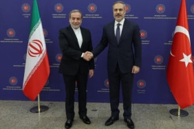 hakan-fidan-iranli-mevkidasi-abbas-arakci-ile-gorustu-3276312 (1)