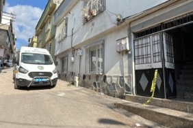 14 yaşındaki kız çocuğu, babasını boynundan bıçaklayıp