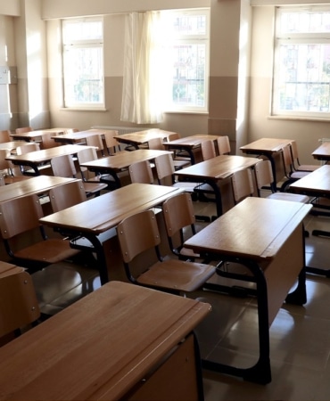 Depremin vurduğu Elazığ'da 13 yeni okul eğitime kazandırılıyor