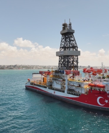 Çağrı Bey derin deniz sondaj gemisi Somali'ye ulaştı