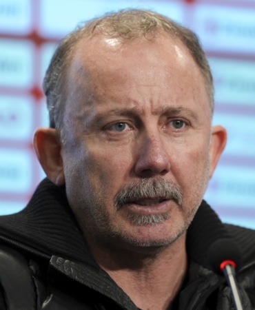 Beşiktaş Teknik Direktörü Sergen Yalçın